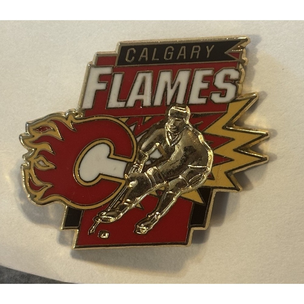 Vintage Calgary Flames Logo Hockey pin Flash Player NHL 90s CCM